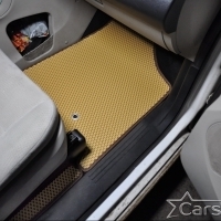 Автомобильные коврики EVA на Chrysler Town & Country V (2007->) 2 ряд: кресла 1+1 убираются в пол